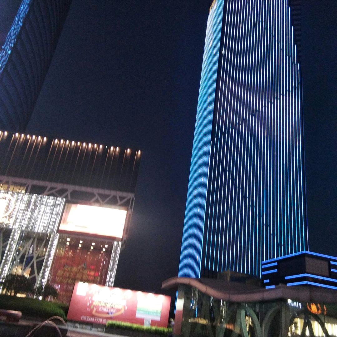沙漠孤舟