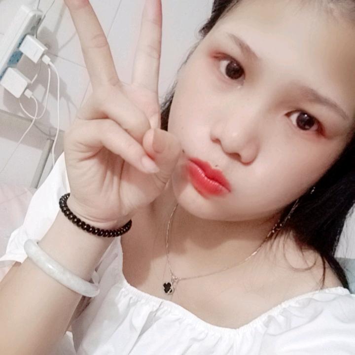 Lෆiuᥫᩣ依 萍