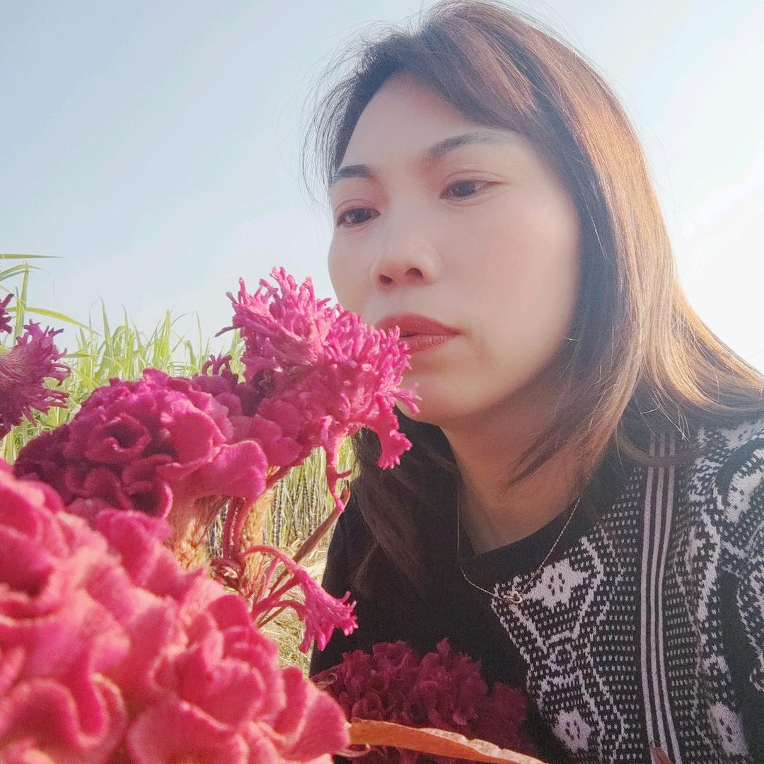 轻素栖花里护肤品店