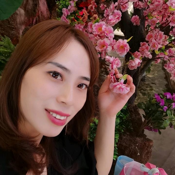 康尚国际专业解决皮肤问题美容小杨