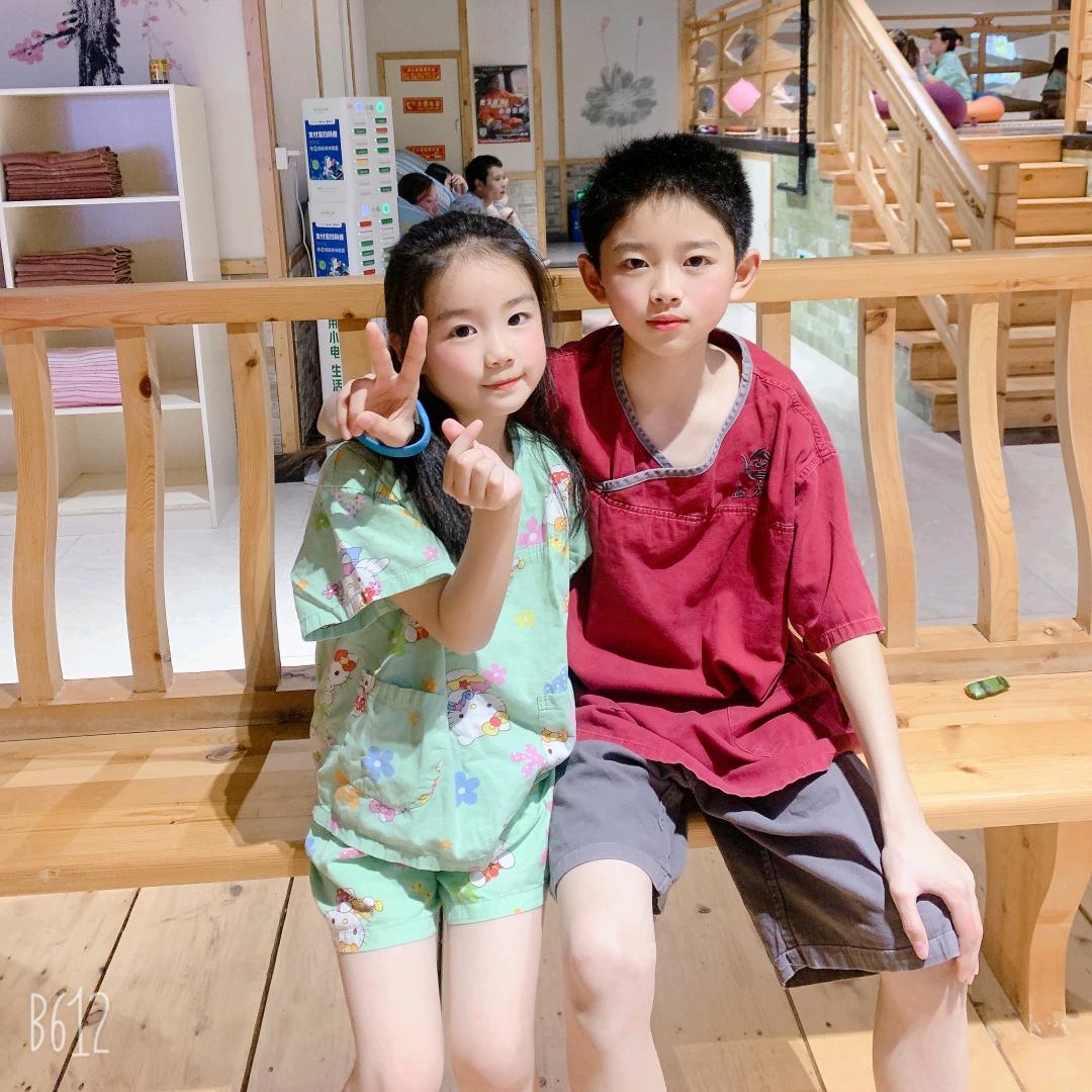 幸福快乐一家四口