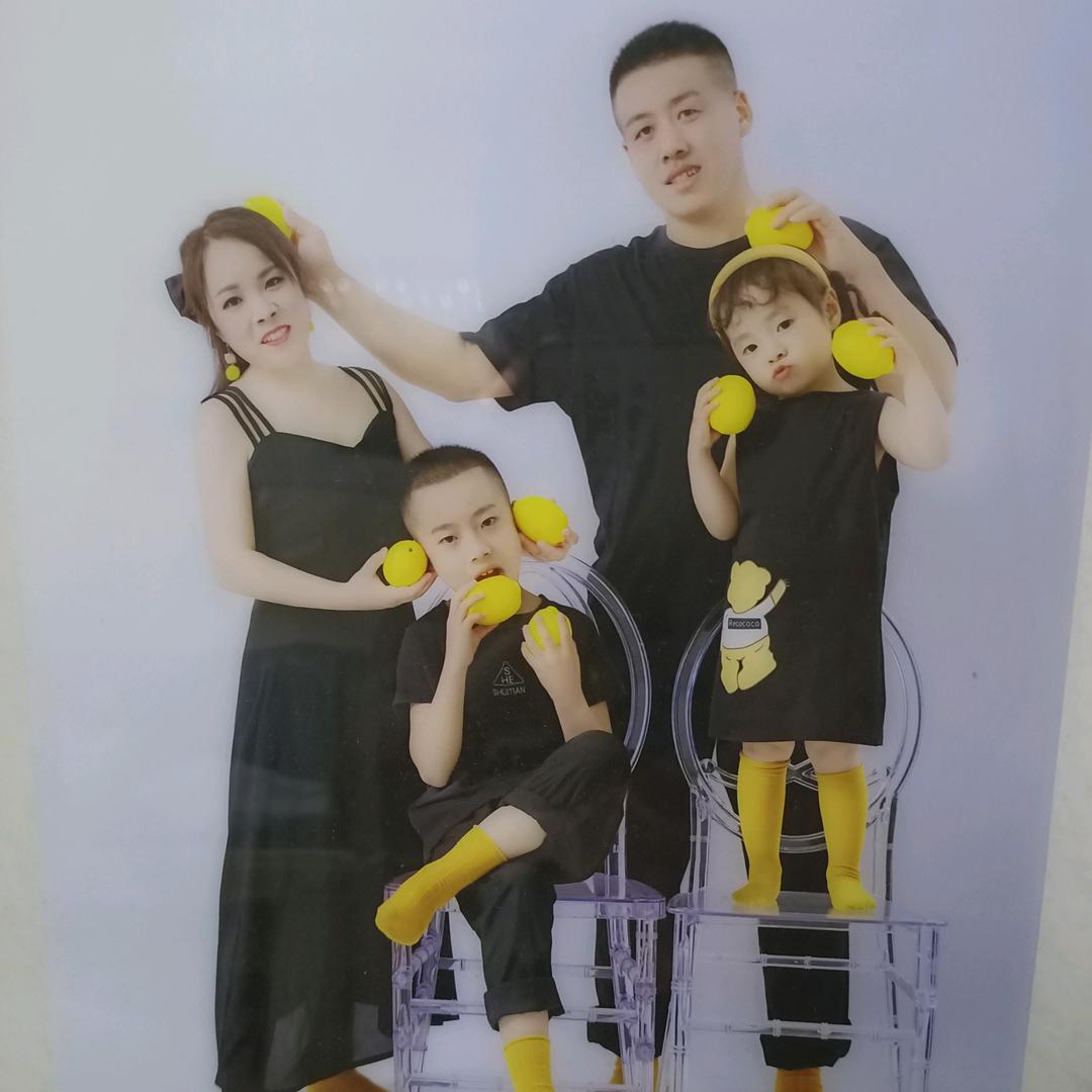 华联二楼秋衣秋裤内衣店，小媳妇慧琴