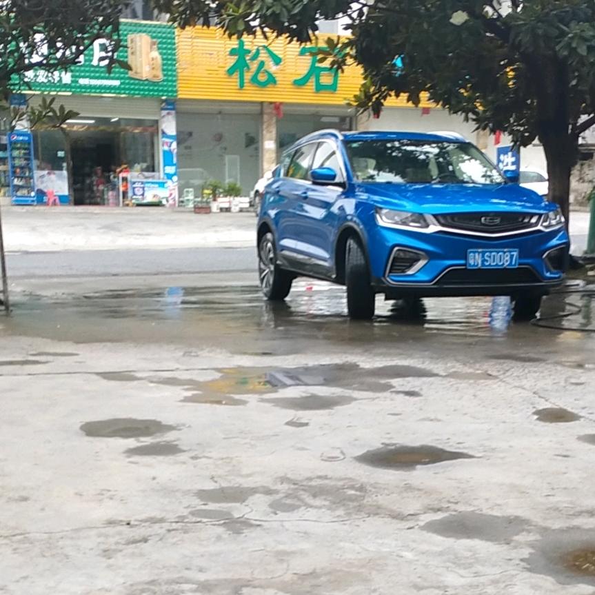 骑着毛驴去赶集