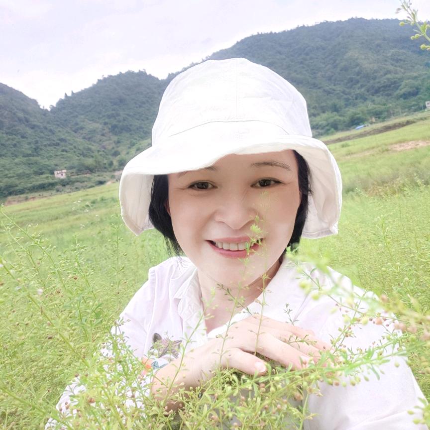 严满凤  五华县水寨镇 梦美服饰
