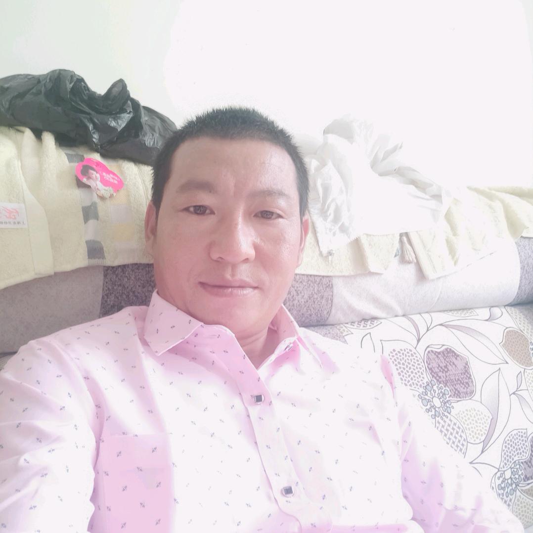 :中年小伙