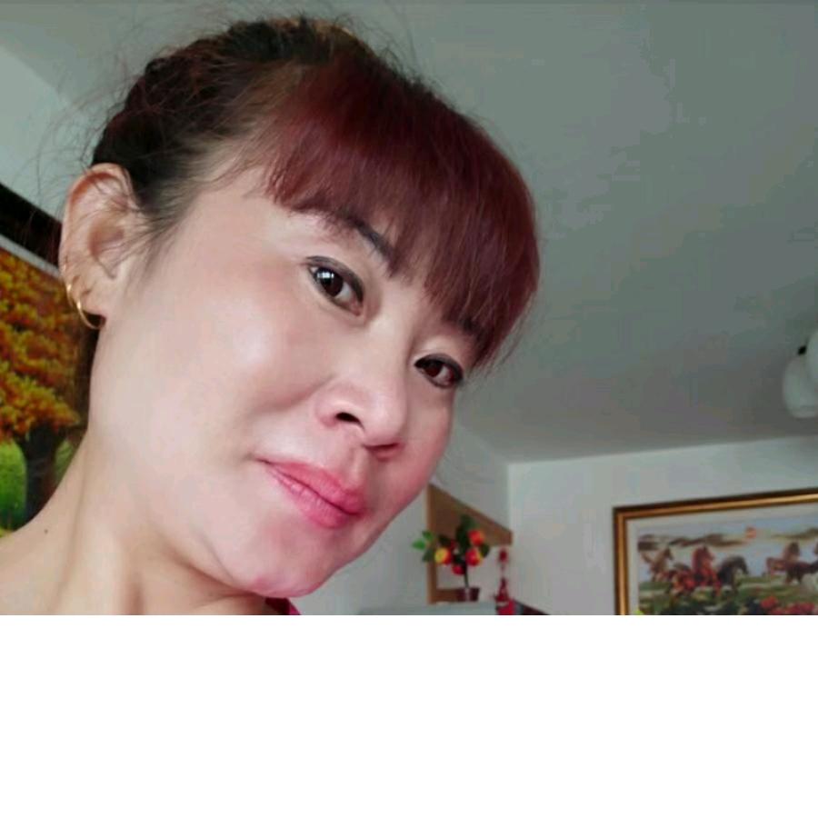 喜欢跳舞的秀姐今年52岁自信自强昆明人，