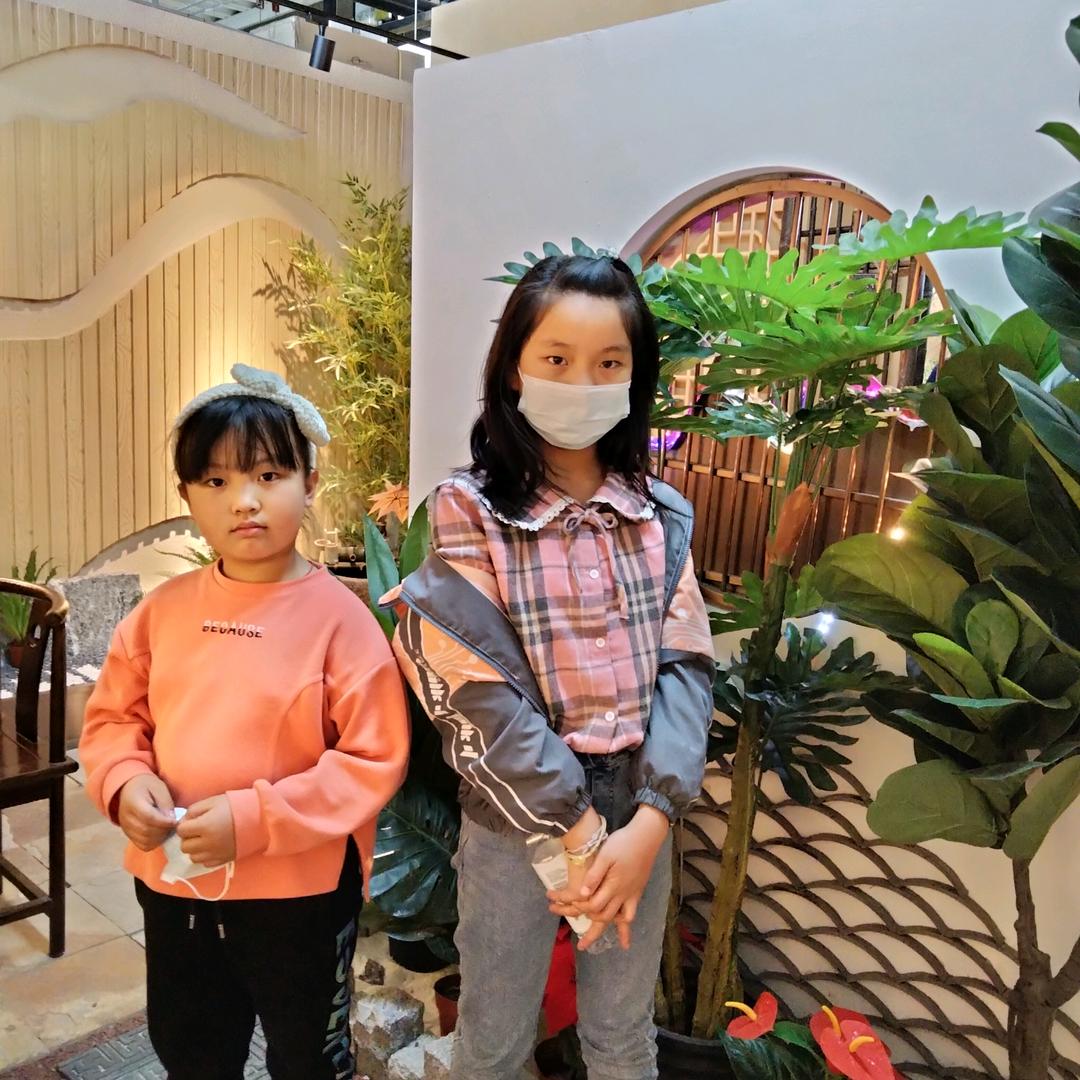 家有两千金