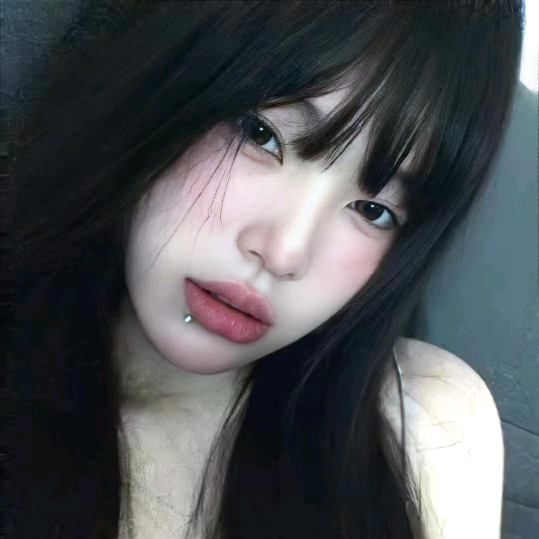 重生之忧郁纯情炫酷狂拽吊炸天性感母蟑螂