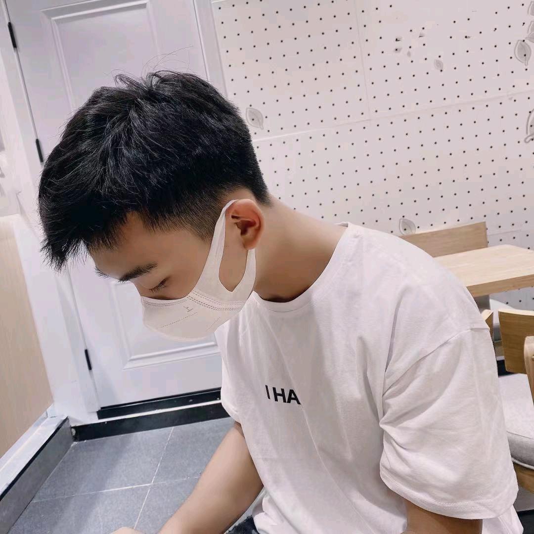 仟亿.