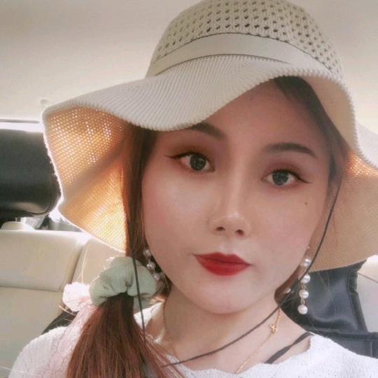 叶县 九龙国际广场入口二店老板娘