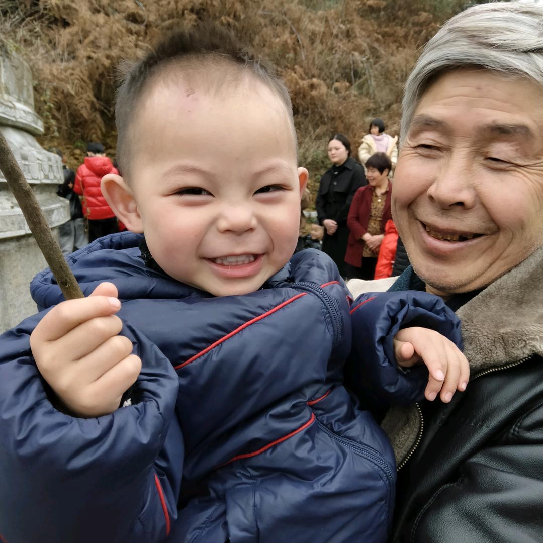张兴德