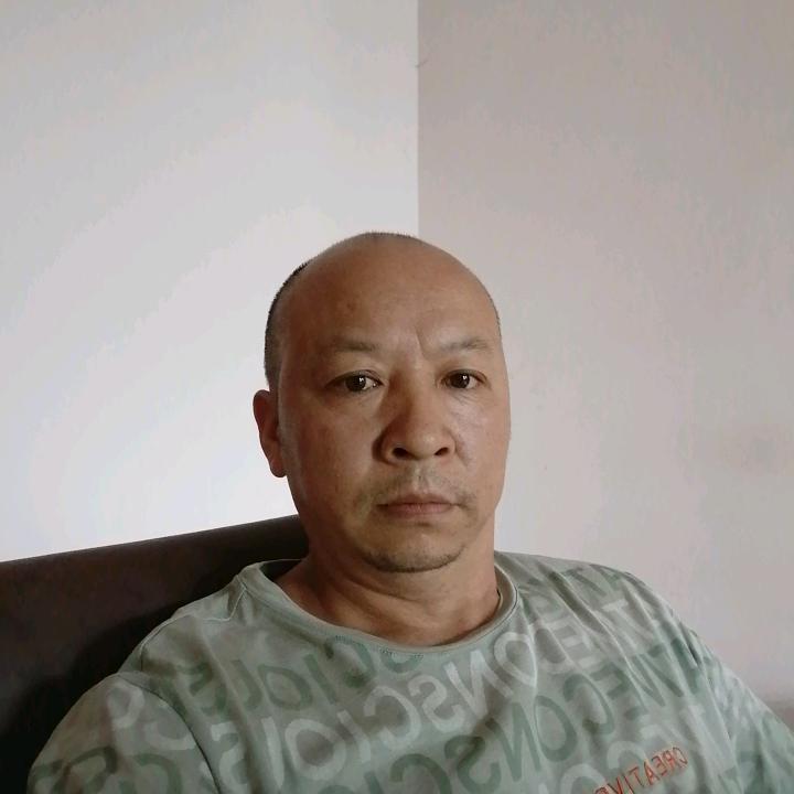 贴瓷砖，爱吹管