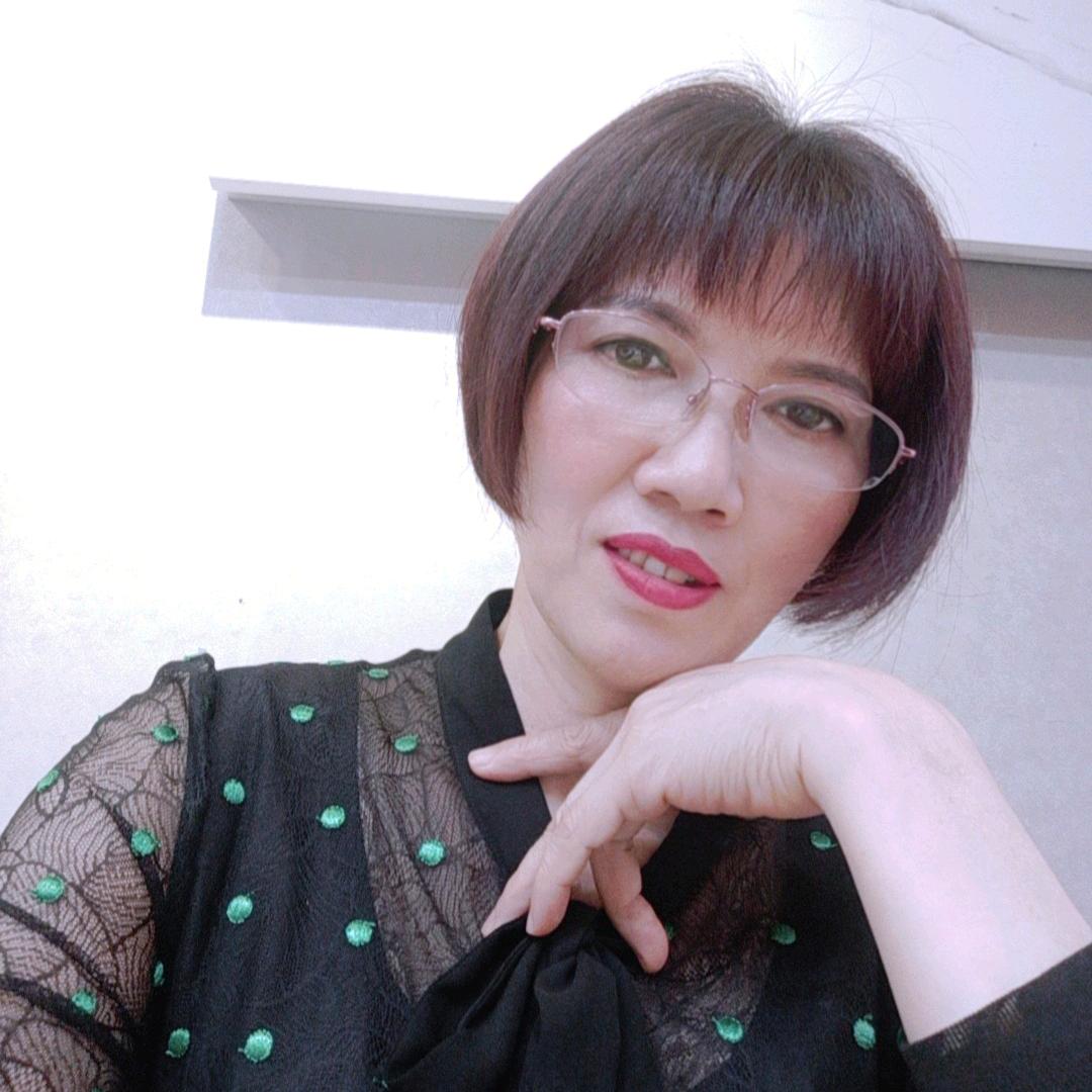 忻城县艾莱依服装专卖店