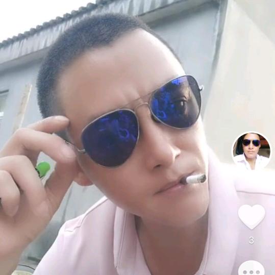 四哥一直的单身