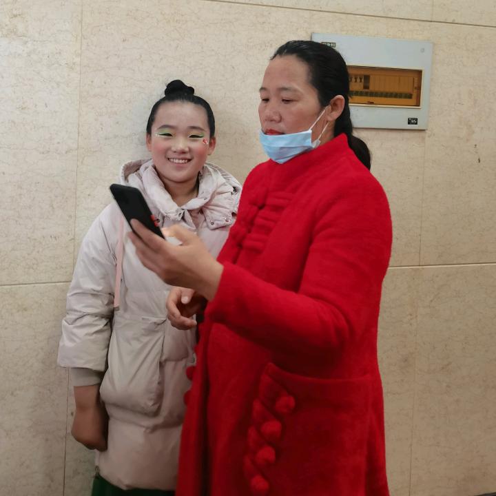 李玲
