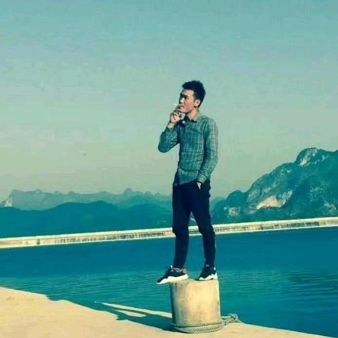 心  想  事  岑