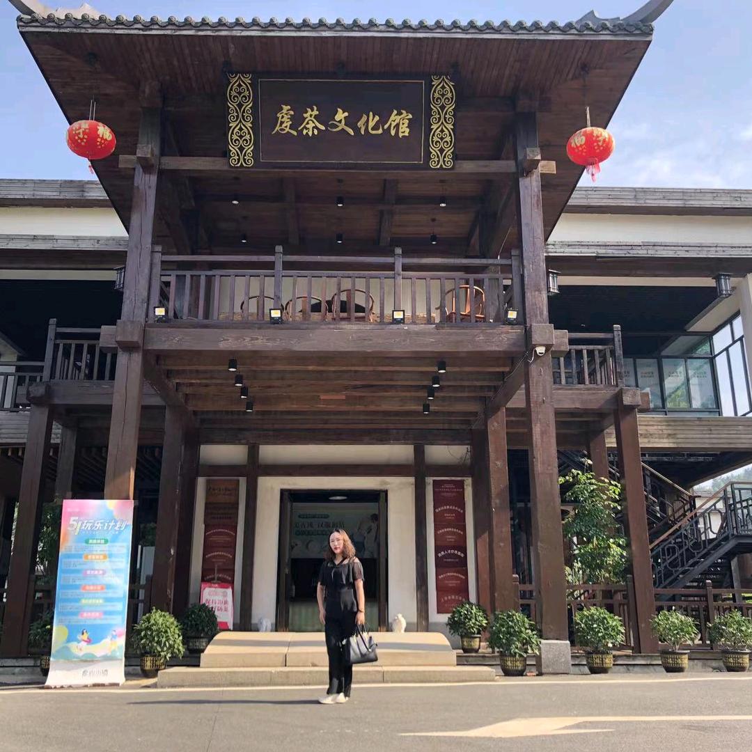 于都品至装饰，盼盼木门