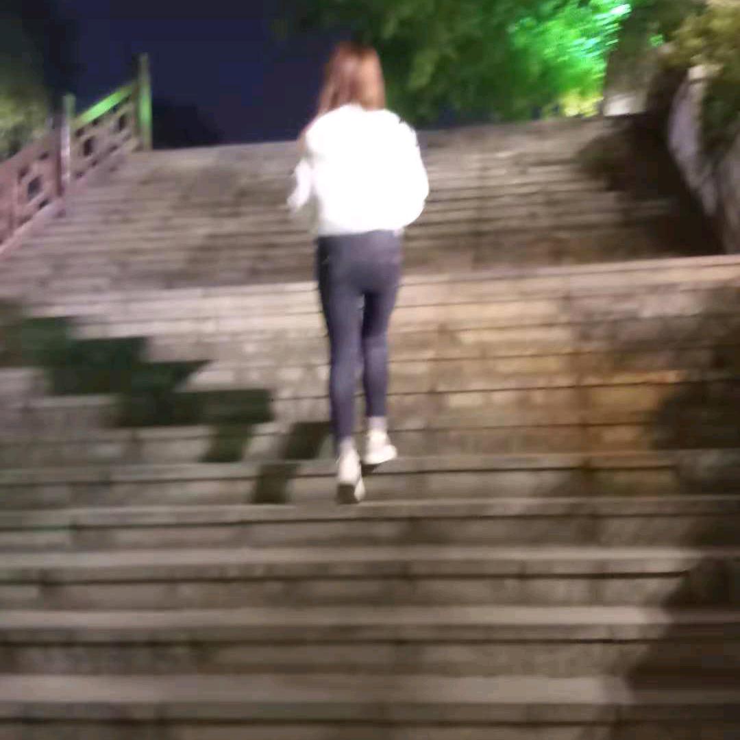 @林林(连赞必拉黑)