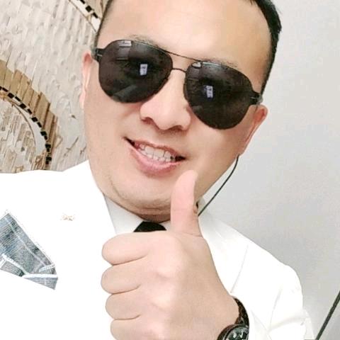 四哥.