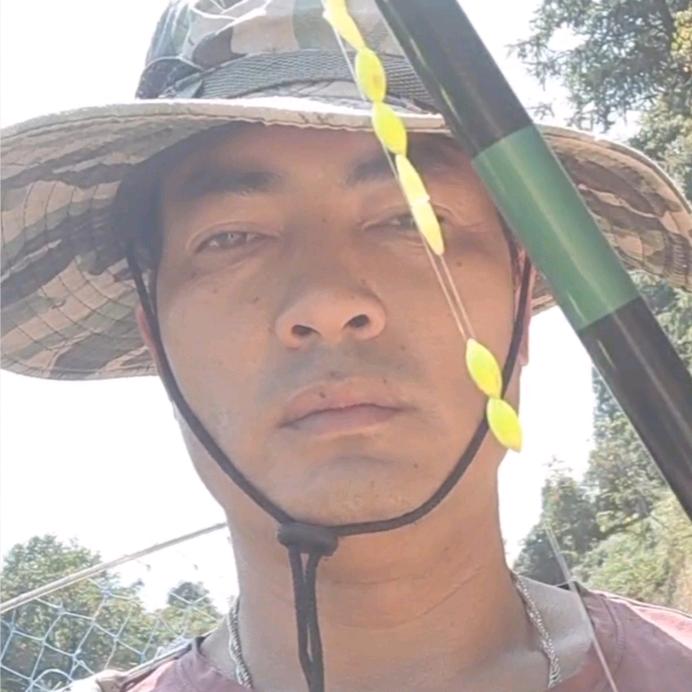 董哥爱钓鱼