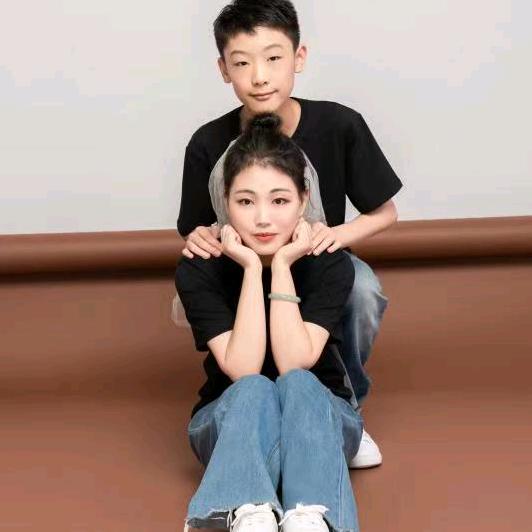 魏来可期(｡♥‿♥｡)