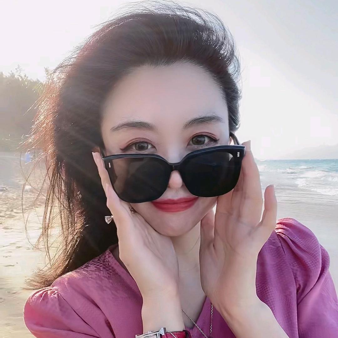UPSTAR美瓴女装专卖店