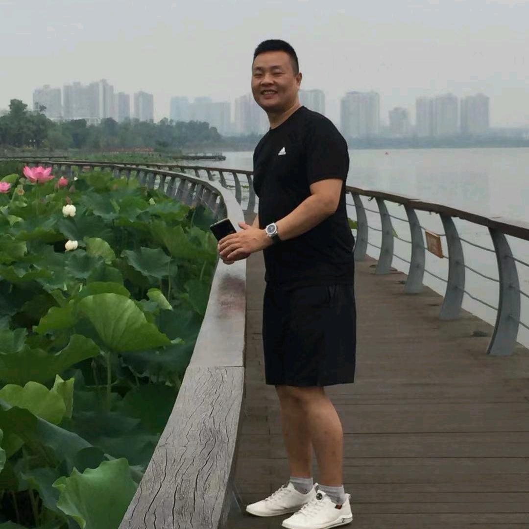 春夏秋冬🐭飞哥👍