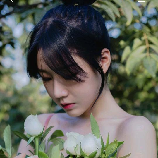 小何