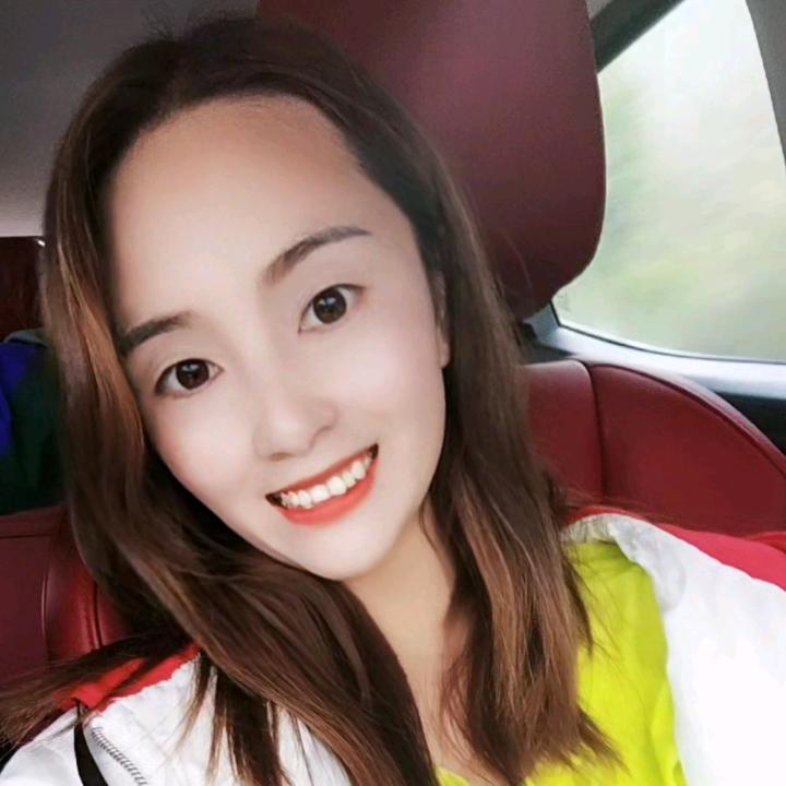 艳艳 爱跳舞