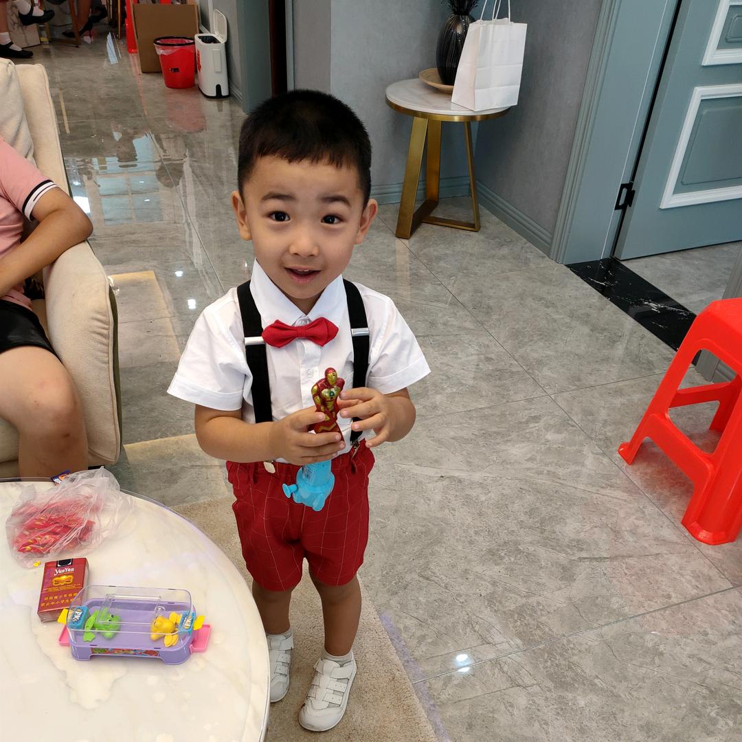 鑫鑫装饰铝方通，铝天花