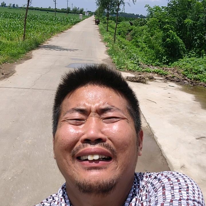 大牙哥夫妇助农