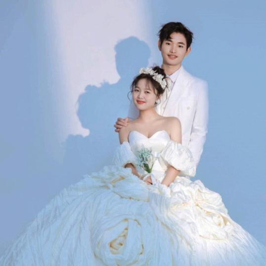 心中的苦向谁说