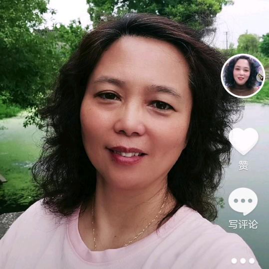 小英姐（好物在橱窗）