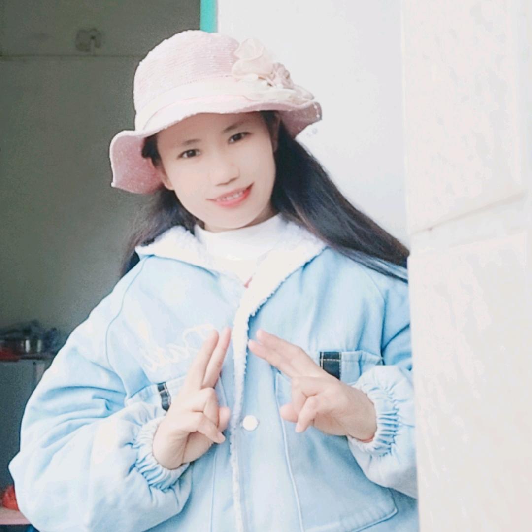 李笑笑《每天早上9点开播》