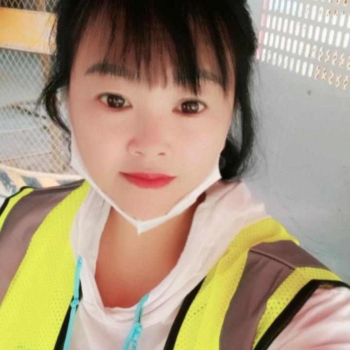 侯家姑娘。幸福快乐，平安就好。