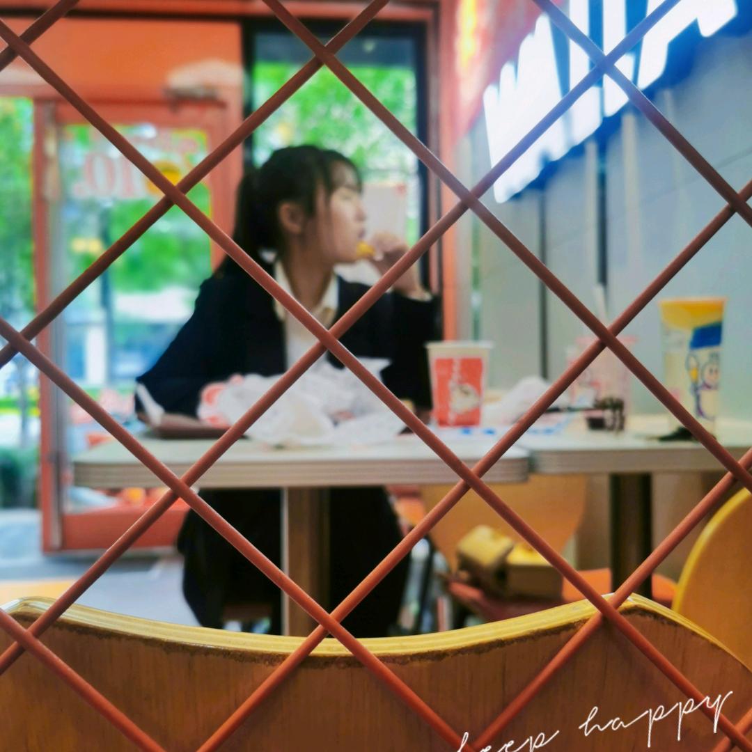 爱吃🥩的吶吶~