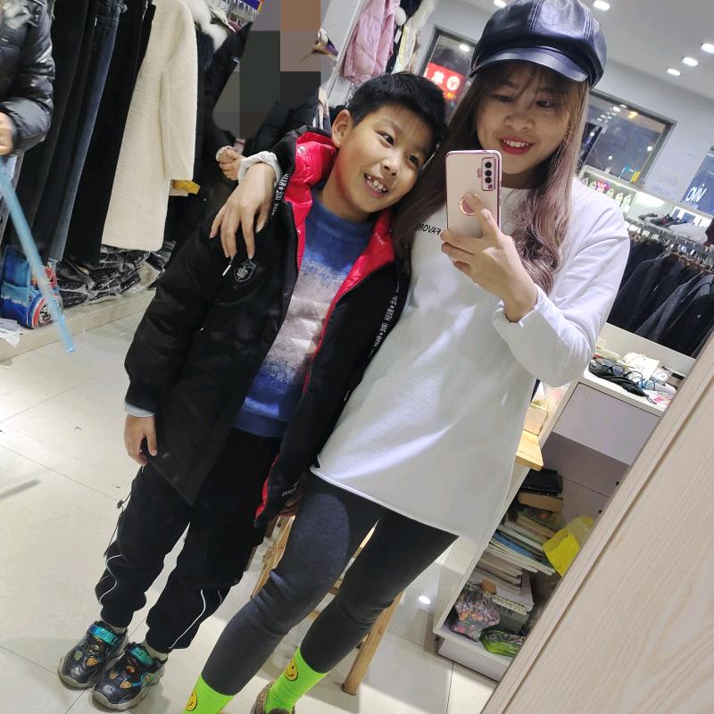 卖衣服的小姑娘🤪