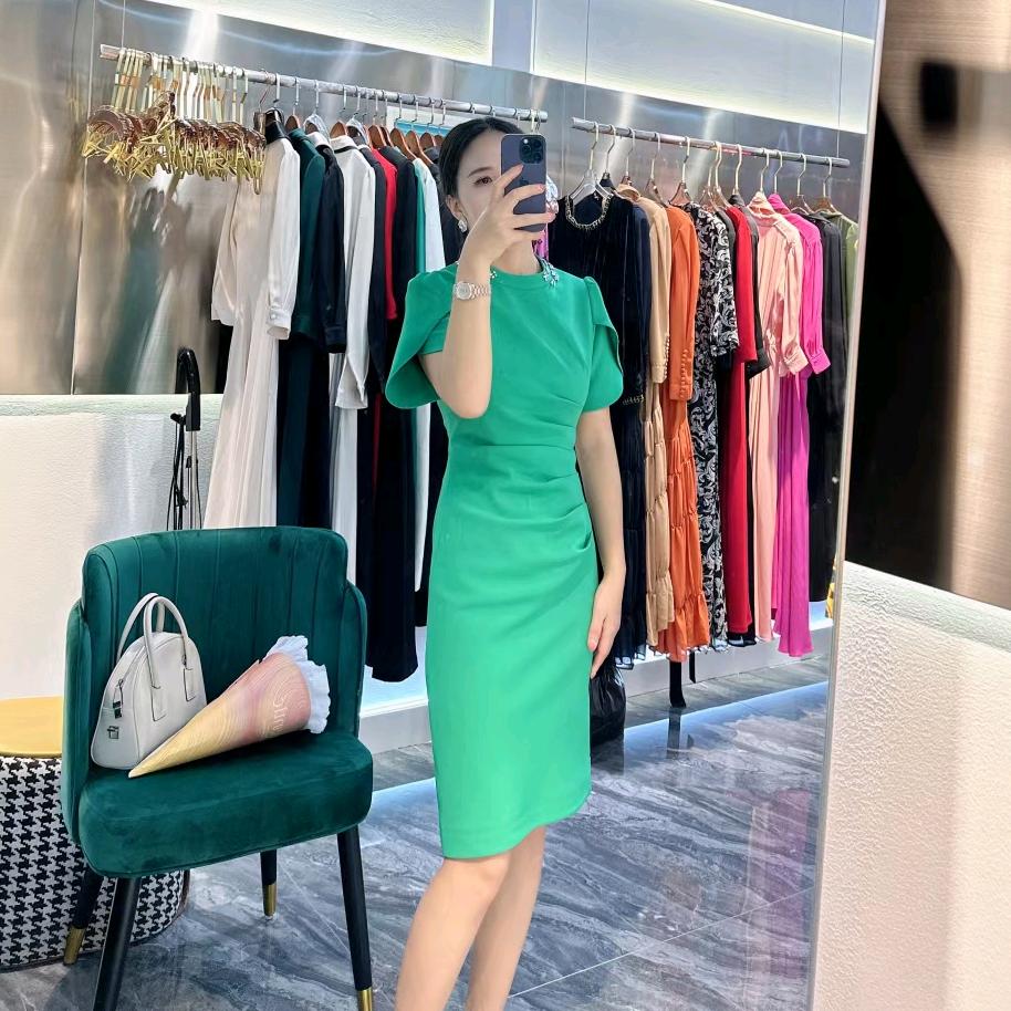 曼代熙深圳市伊裳服装有限公司女装专卖店