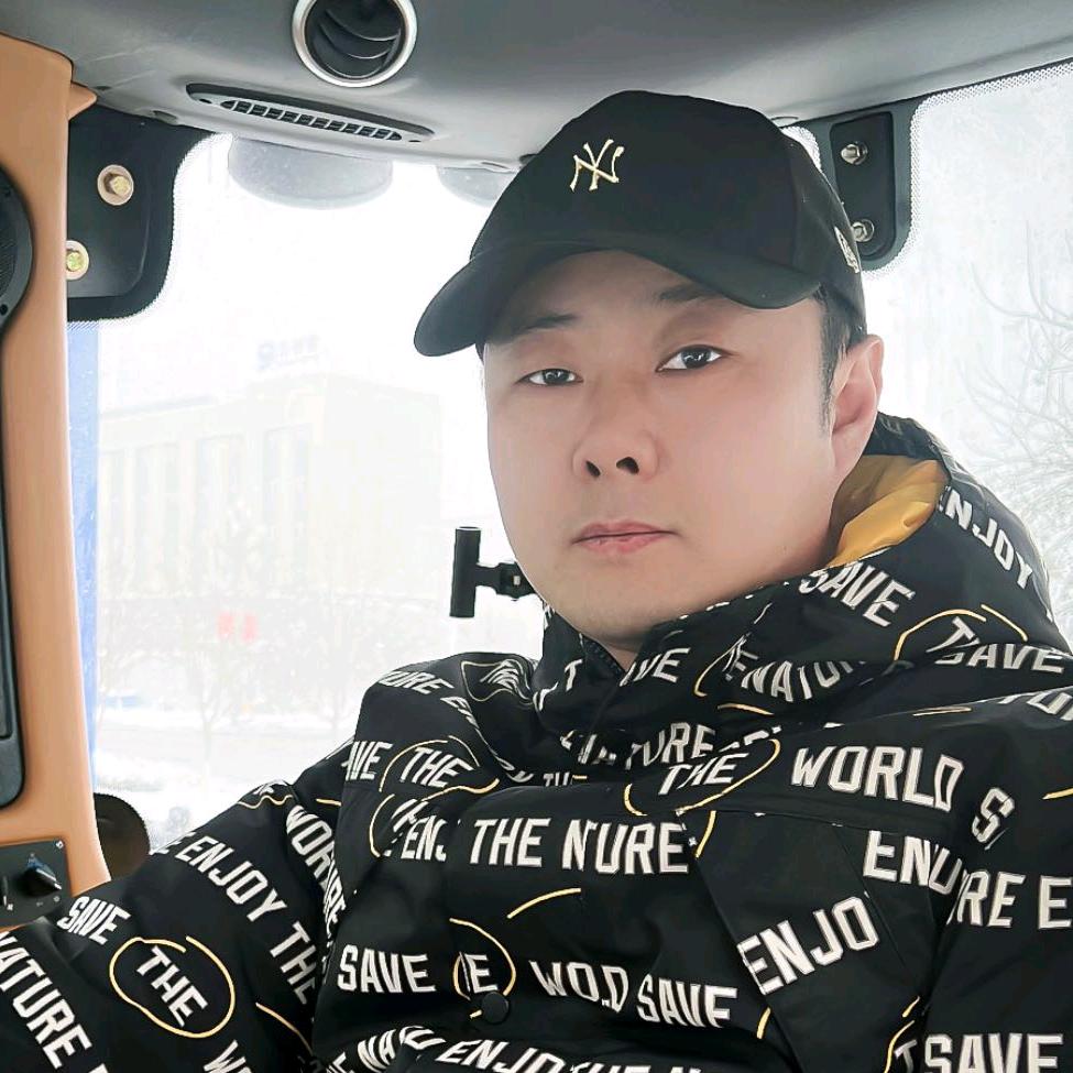 瑞豪农机小哥