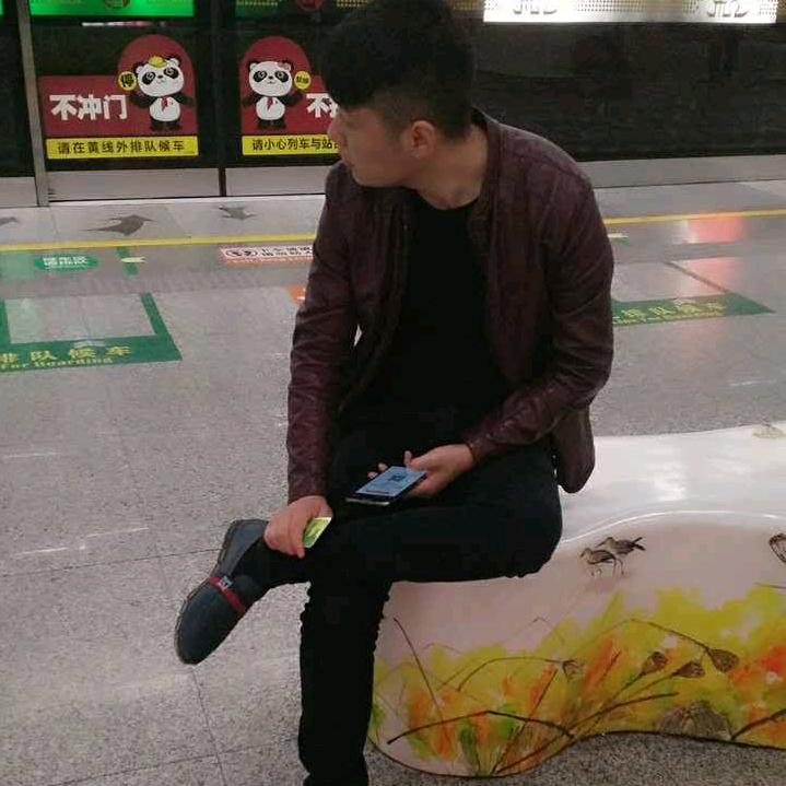 你的前男友。