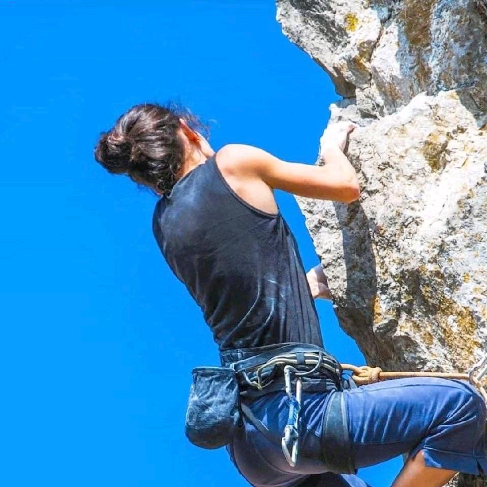 烟不乖。所以哥抽烟