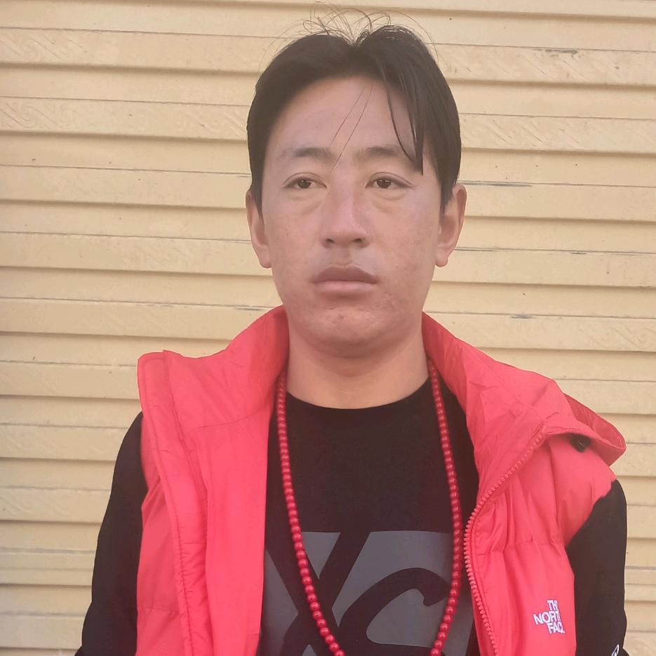 石曲多吉19008968123