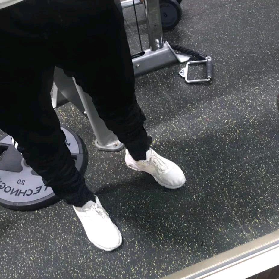 H：（打发时间）