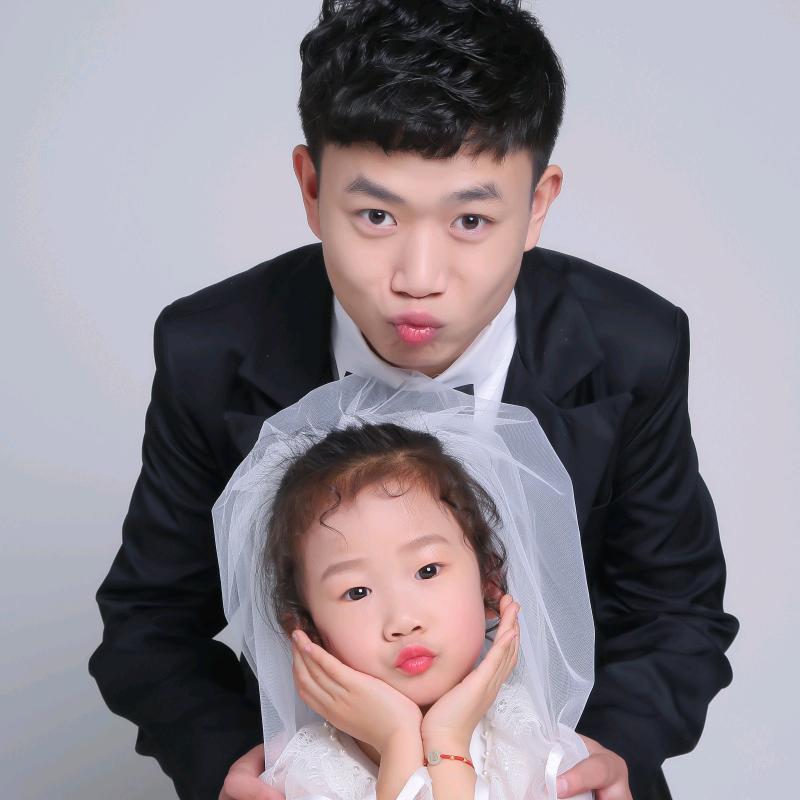 丶          汪大桐