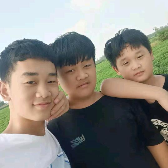 王显伟