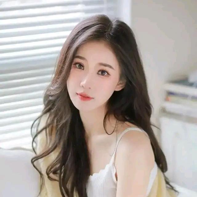 芳芳服饰橱窗