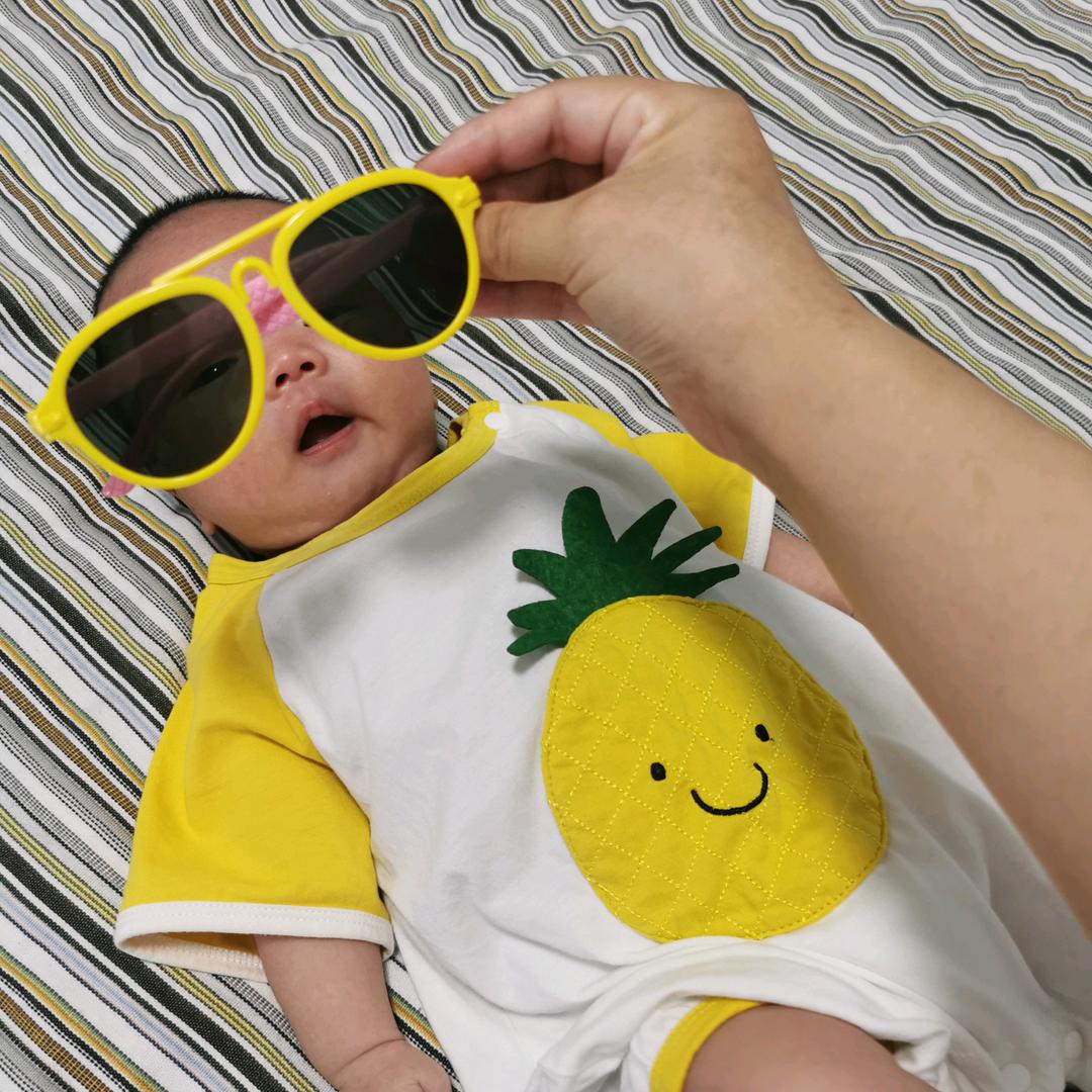 储忆杭州语纽贸易有限公司配饰专卖店