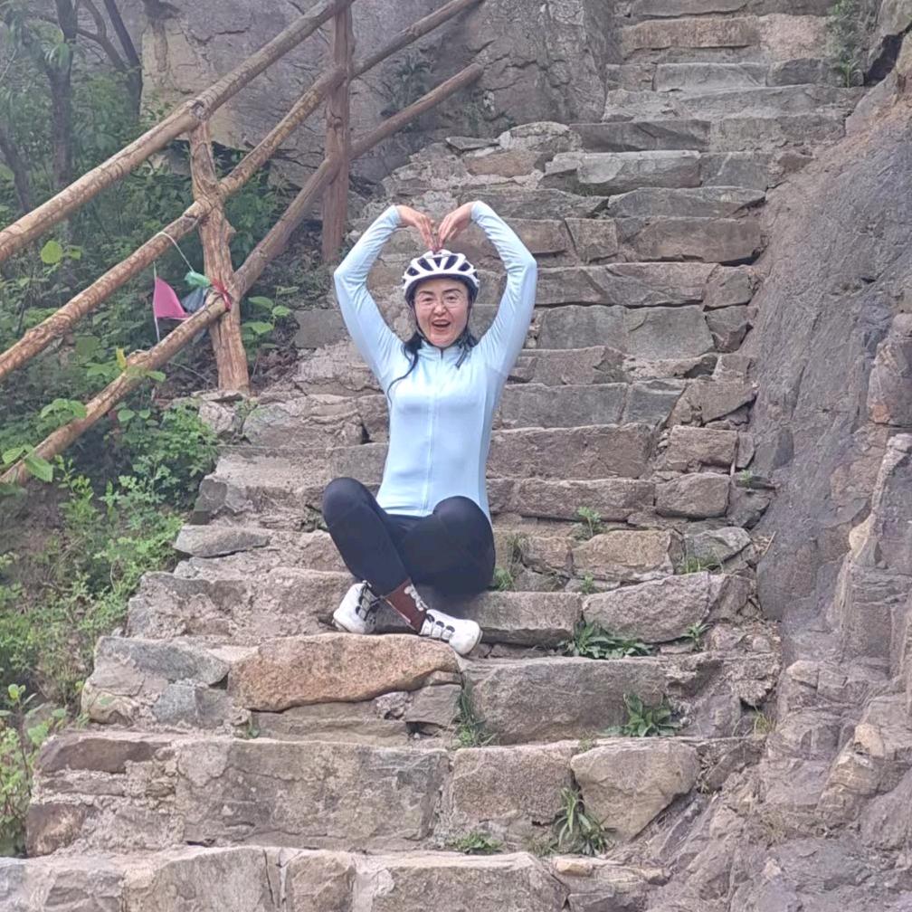 五莲骑行的小阿姨