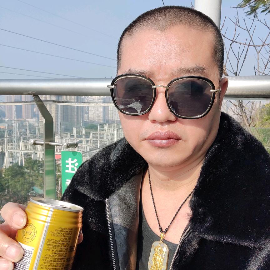 烈酒敬余生