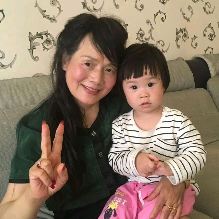 我是57年的，今年66岁幸福快乐甄行容